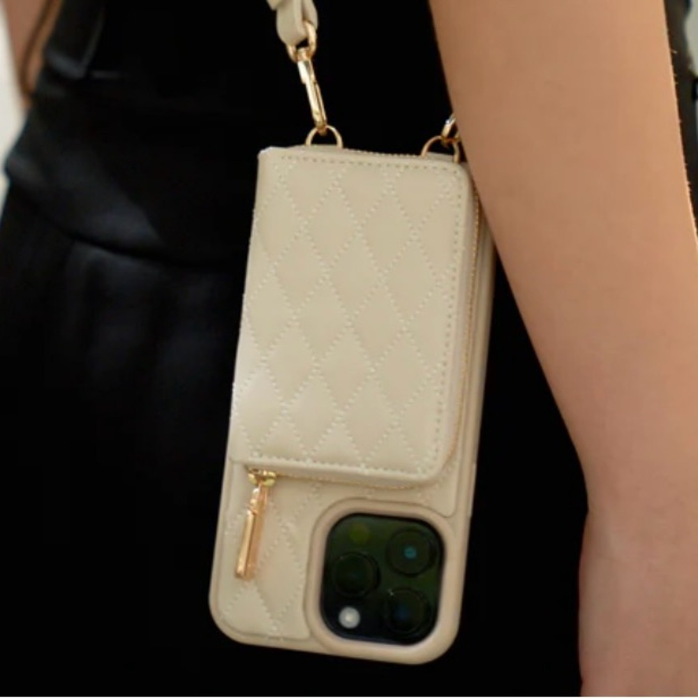 Lameeku 11pro max iphone quilted case with gold hardware